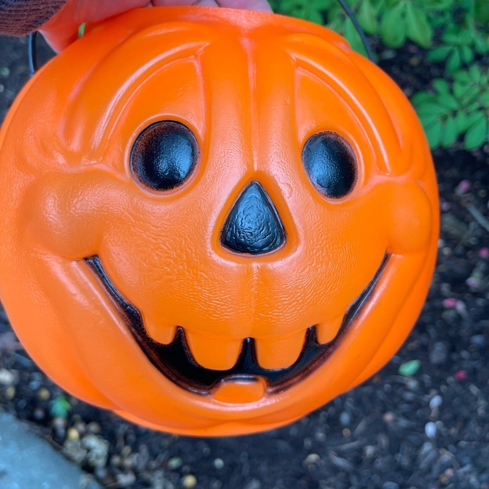 Vintage General Foam Plastic Blow Mold   Jack O'Lantern Pumpkin Candy Bucket